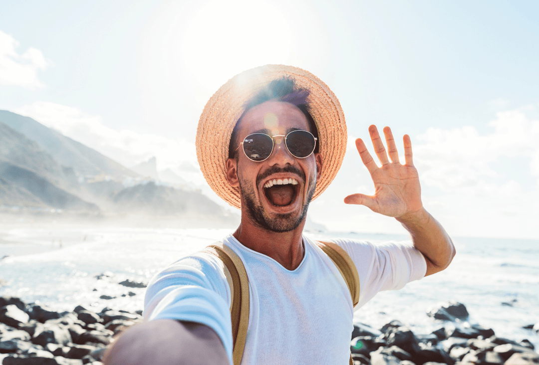 Man in his late 20s enjoying the benefits of free checking accounts