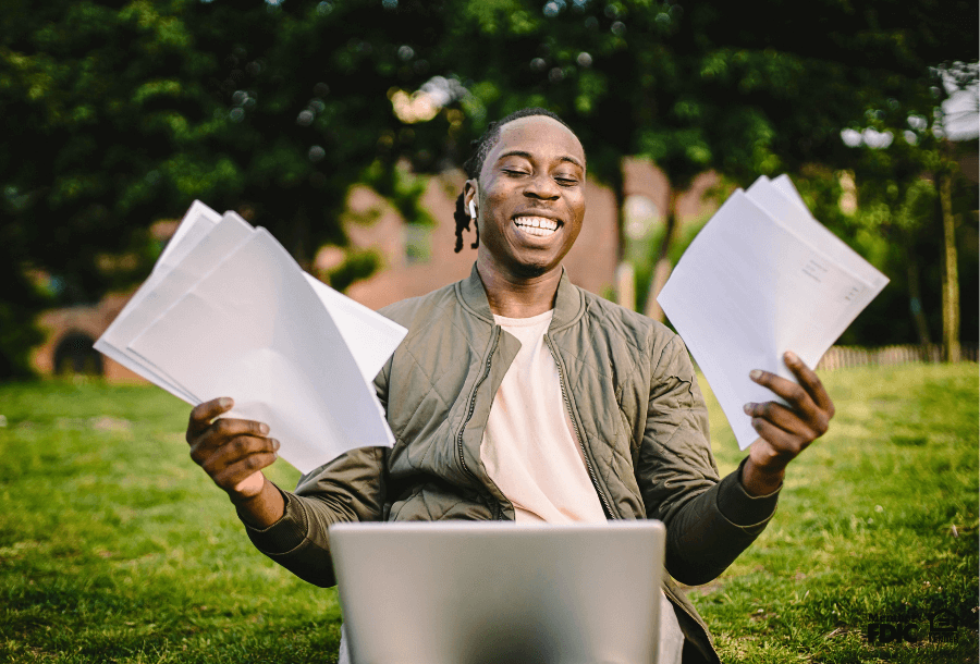 a young person does their taxes online