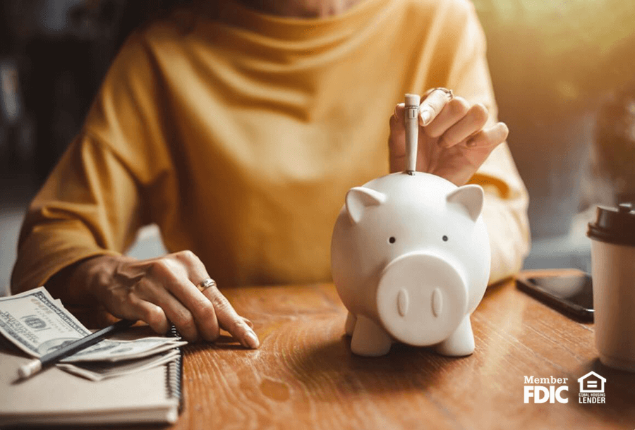a piggy bank symbolizes the importance of choosing the best saving account for you