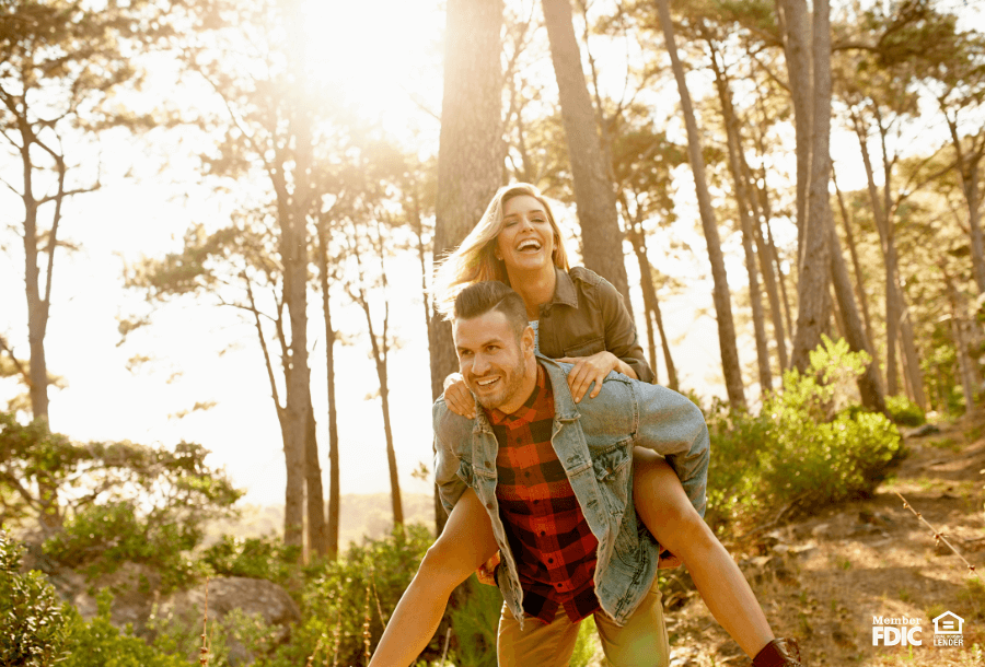 a couple goes hiking in Colorado Springs, CO